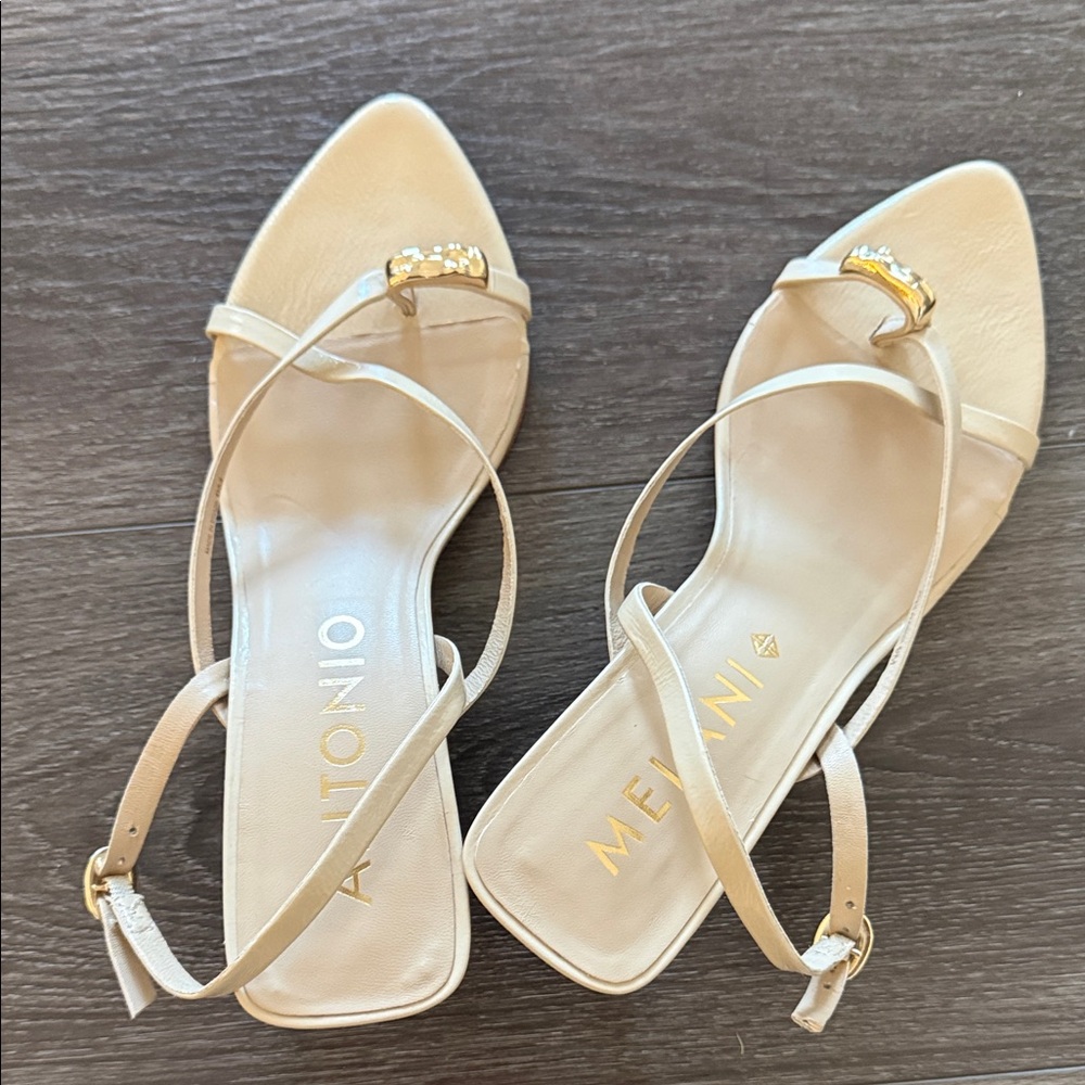 Antonio Melani beige leather sling back sandal 9